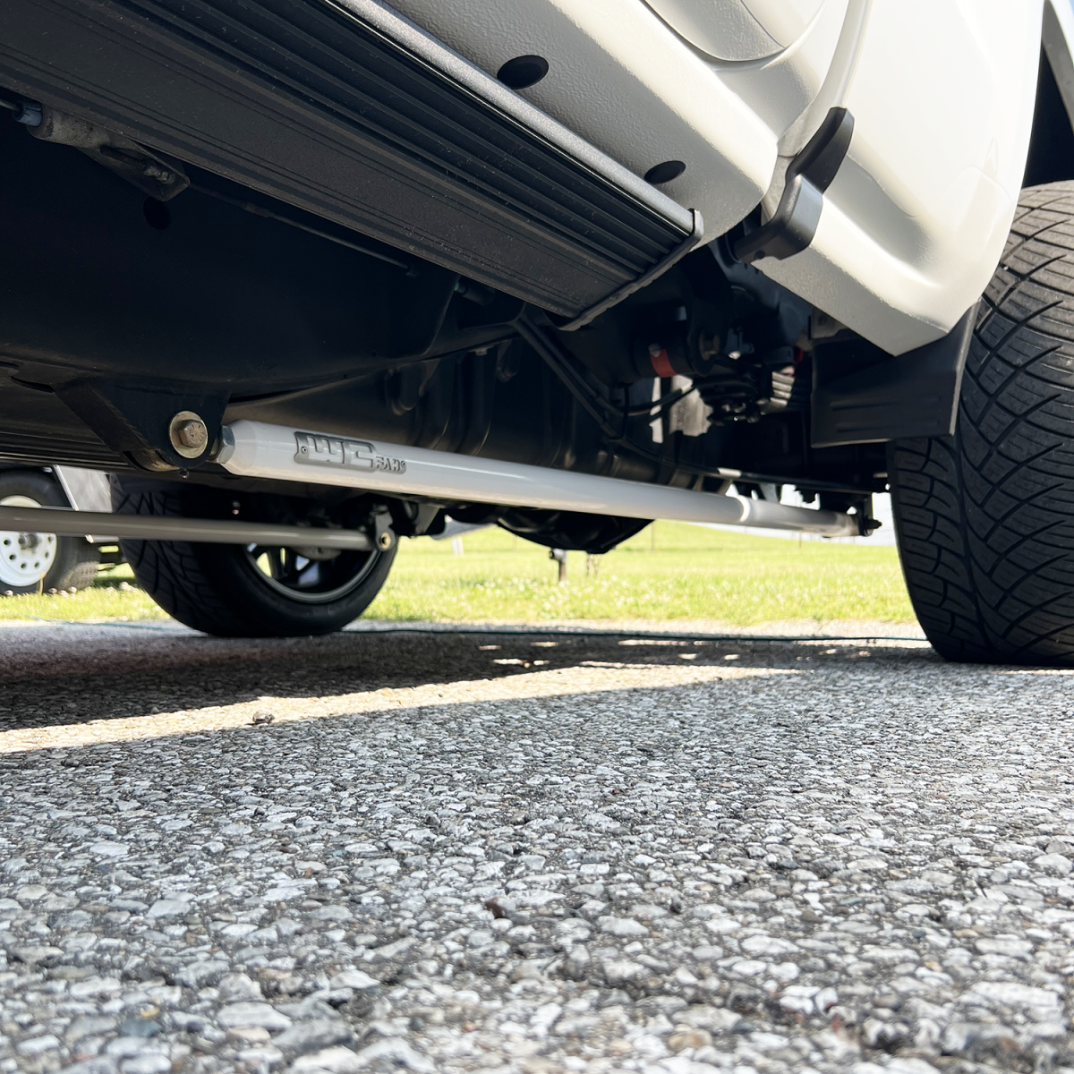 Wehrli 11-19 Duramax RCLB/CCSB/ECSB 60in Traction Bar Kit - Gloss White - WCF100851-GW - front view