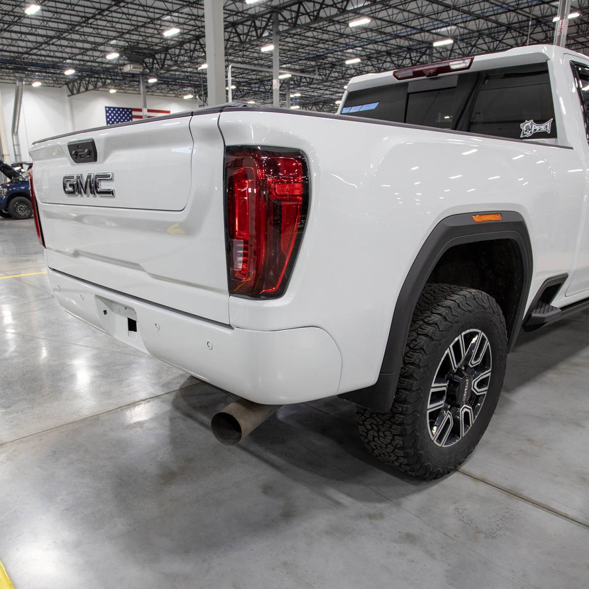 Wehrli Big Hitch Products 20-24 GMC 2500/3500 Fiberglass Roll Pan - BHP5007 - close-up view