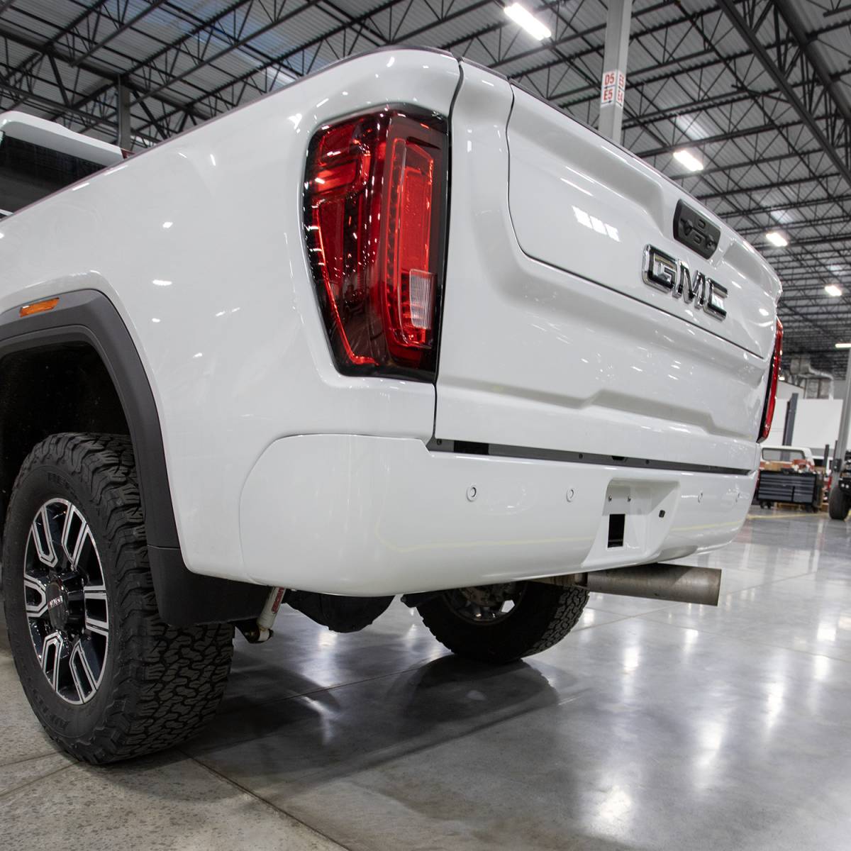 Wehrli Big Hitch Products 20-24 GMC 2500/3500 Fiberglass Roll Pan - BHP5007 - side view