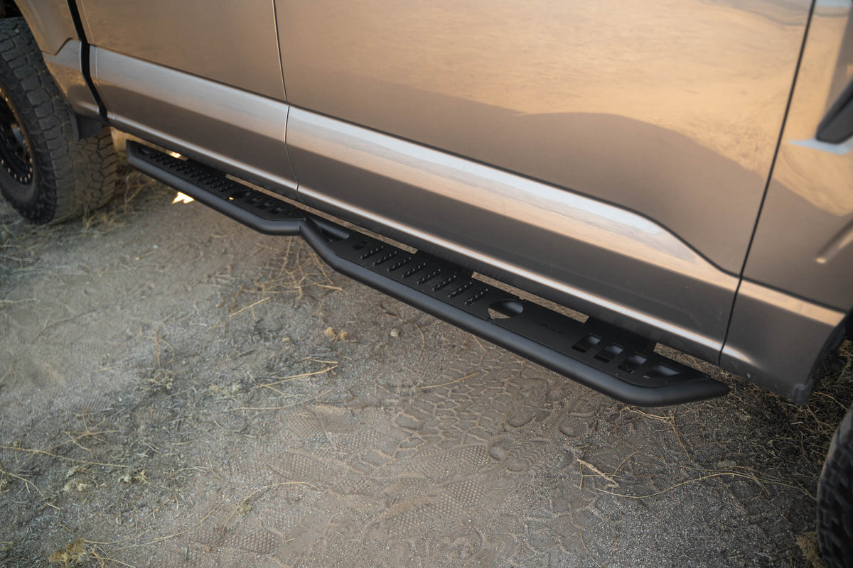 DV8 Offroad - 2015-2026 Ford F-150 Crew Cab & Raptor | OE Plus Side Steps - SRFF1-01