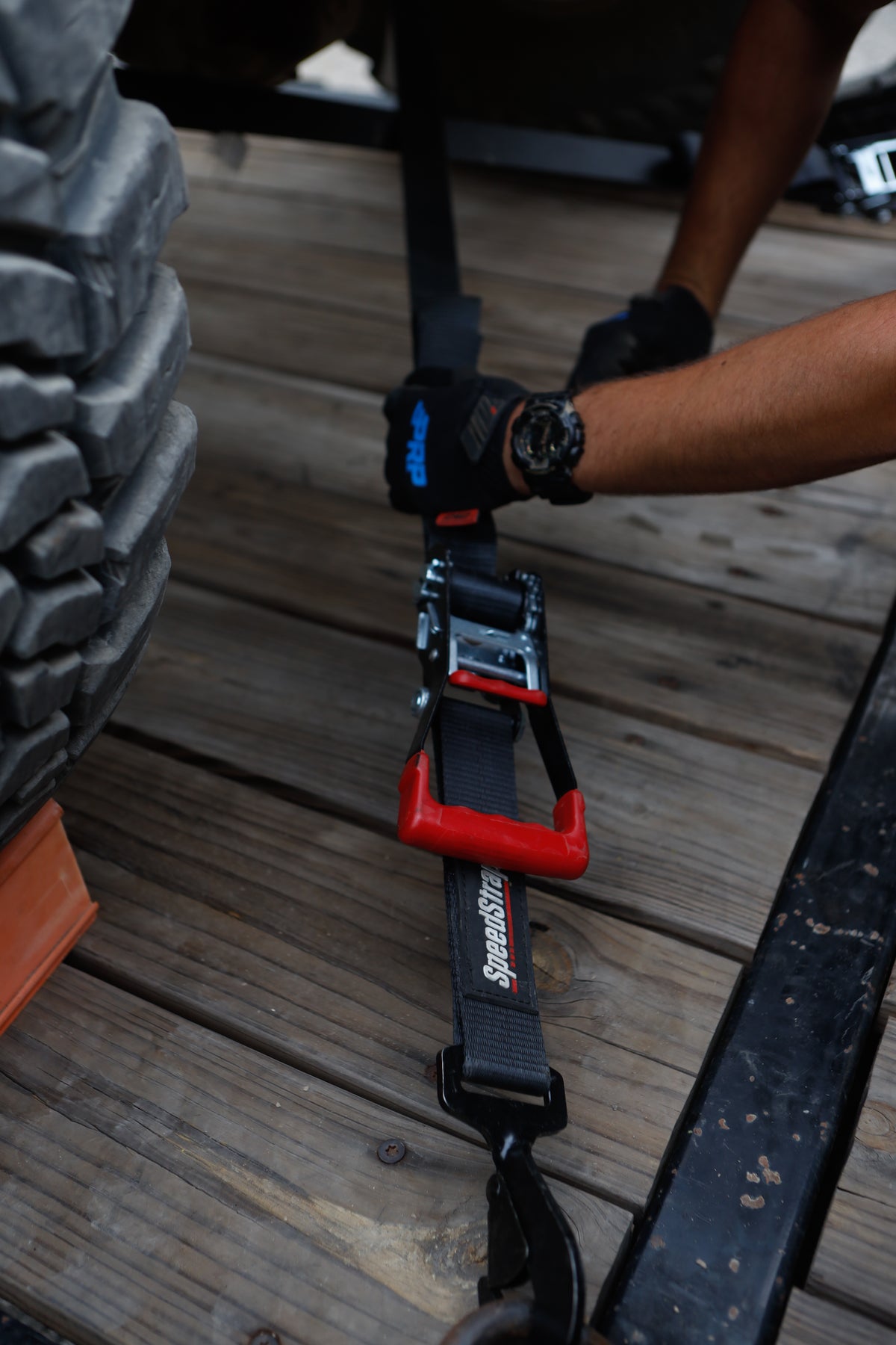 SpeedStrap 2In x 10Ft Ratchet Tie Down w/ Twisted Snap Hooks & Axle Strap Combo - Black - 27011