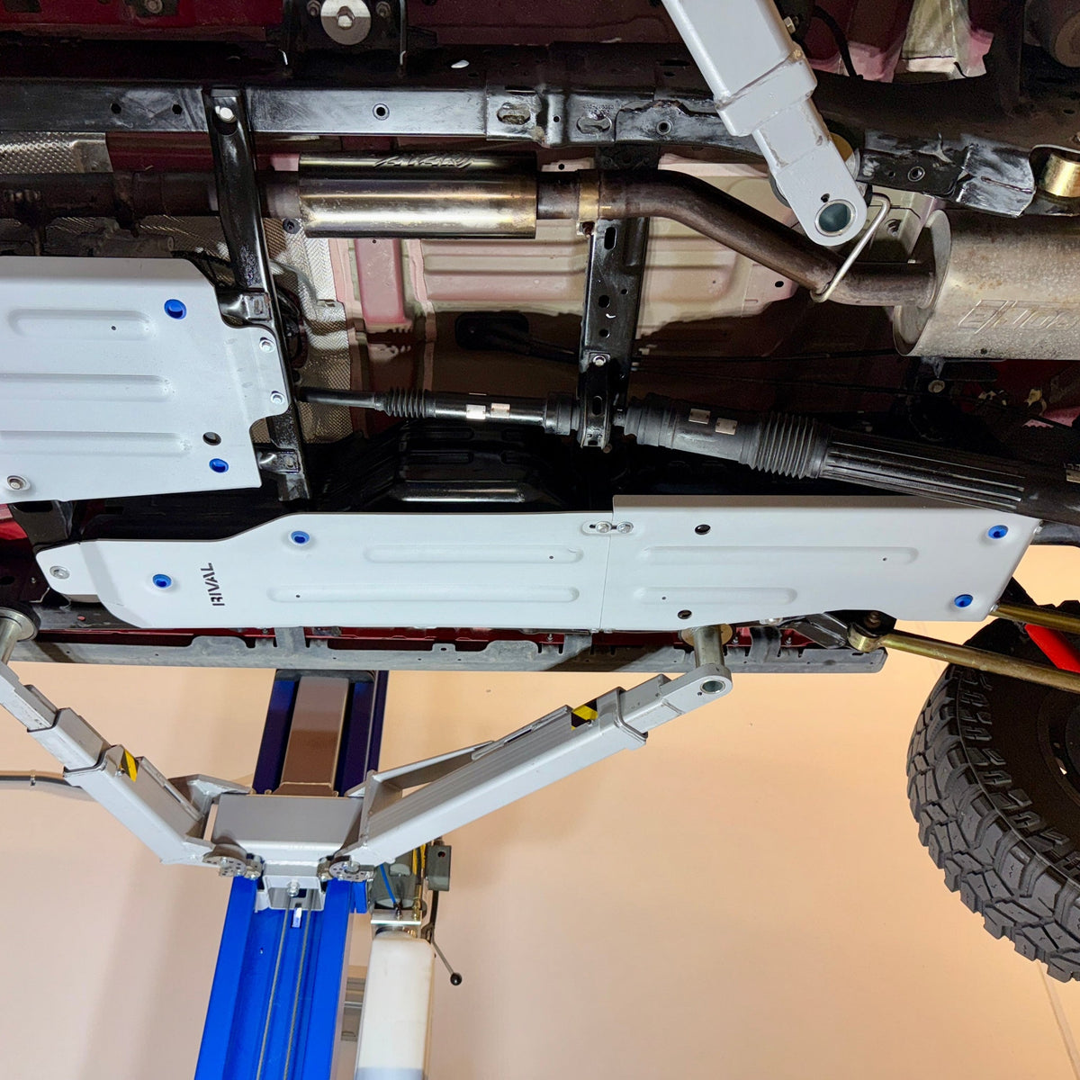 Rival 20-26 Jeep Gladiator Aluminum Gas Tank Skid Plate - 2333.2755.1.6