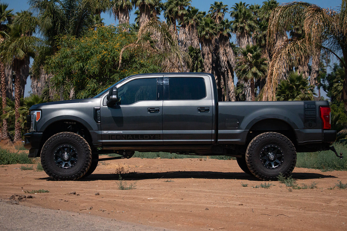 ICON 2017+ Ford F-250/F-350 4-5.5in Stage 5 Coilover Conversion System - K63155