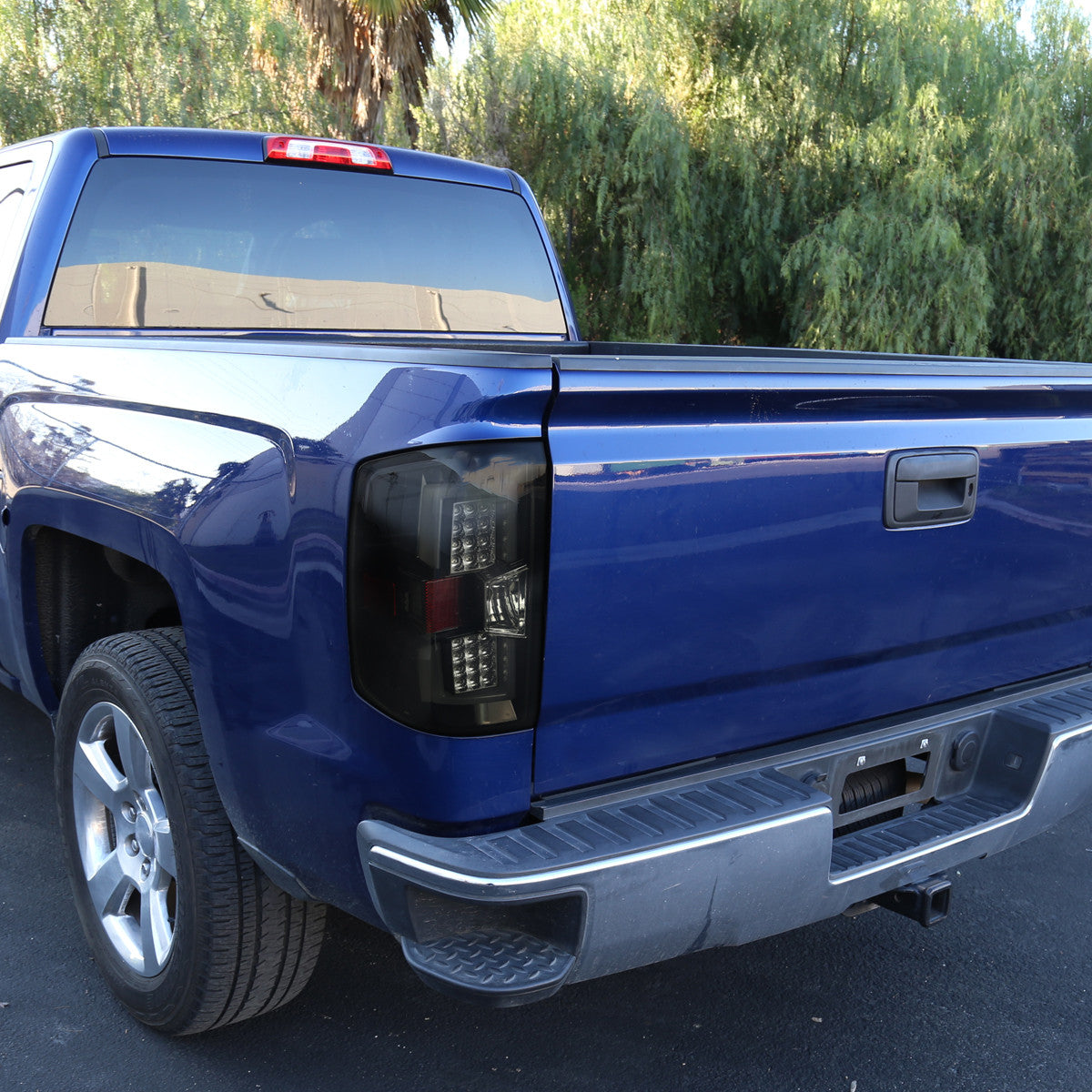 Spec-D Tuning - 2014-2019 Chevrolet Silverado 1500/ 2015-2019 Silverado 2500HD 3500HD GMC Sierra 3500HD LED Tail Lights (Glossy Black Housing/Smoked Lens) - LT-SIV14BBLED-TM
