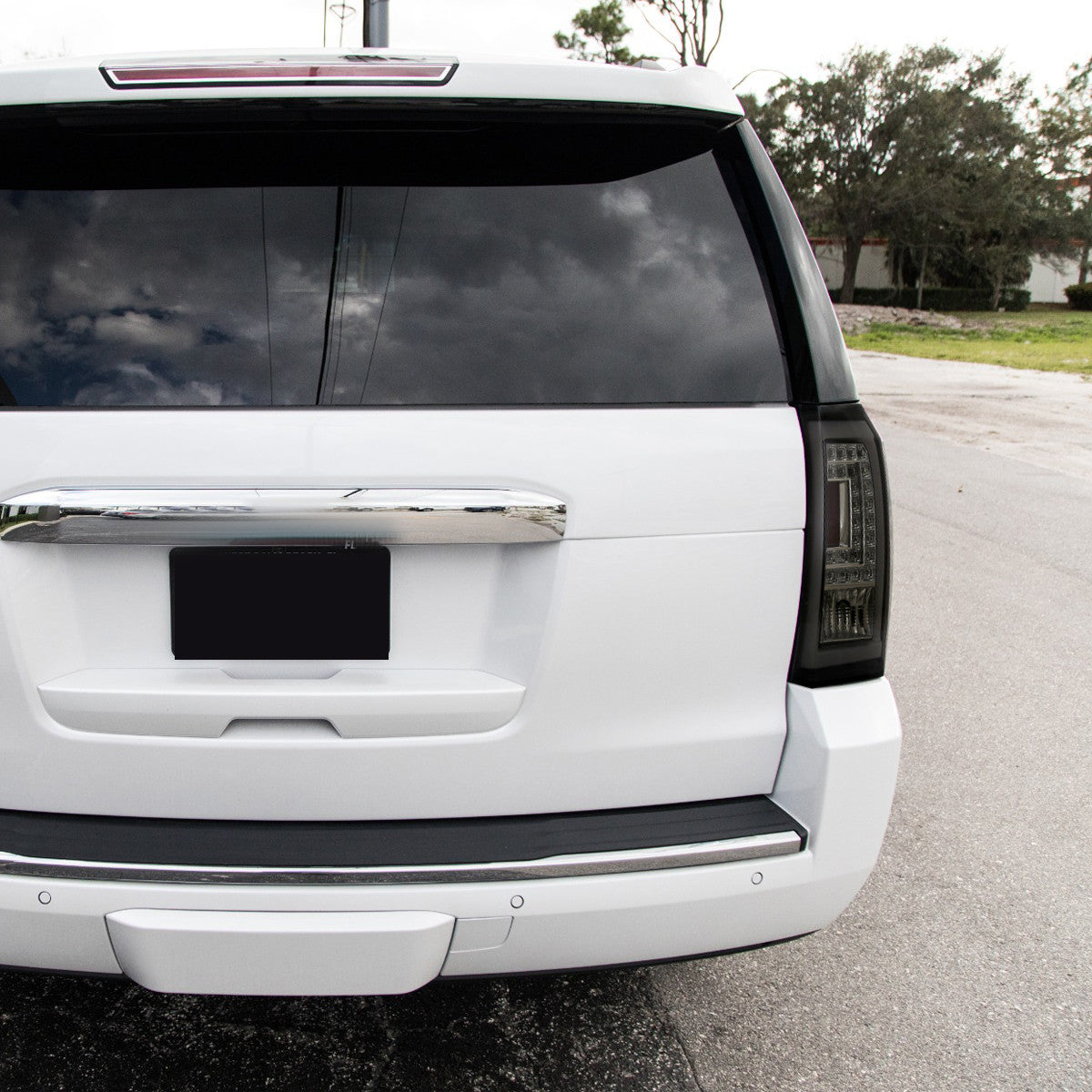 Spec-D Tuning - 2015-2020 GMC Yukon/Yukon XL Denali SLE/SLT LED Tail Lights (Glossy Black Housing/Smoked Lens) - LT-YUK15BBLED-TM