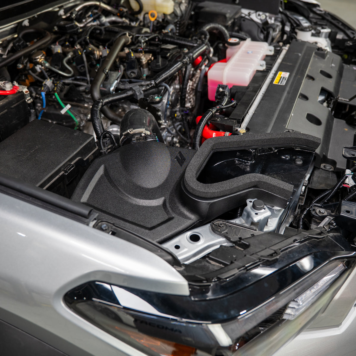 Mishimoto 2024+ Toyota Tacoma Performance Air Intake - Oiled - MMAI-TAC-24 for 2024-2025 Toyota Tacoma - package contents