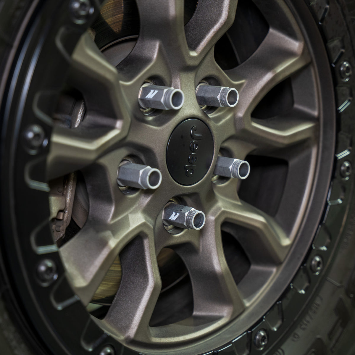 Mishimoto Steel Locking Lug Nuts M14x1.5 24pc Set Silver - MMLG-M14-24LSL for 1999-2025 Cadillac Escalade - alternate view