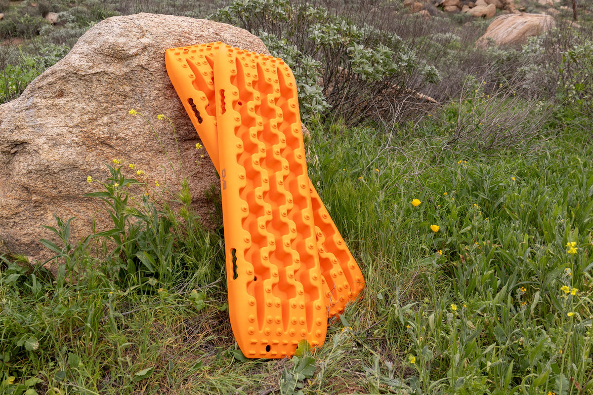 DV8 Offroad - DV8 Xtract Traction Boards | Pair - RTB1-02BK