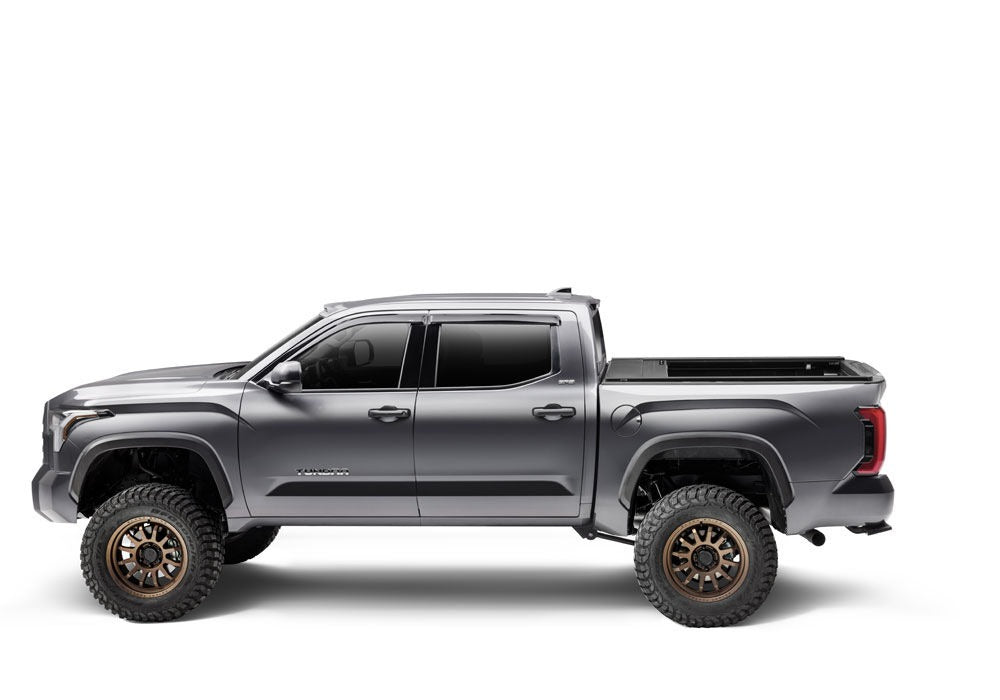 Retrax 18-21 Toyota Tundra CrewMax 5.5ft. Bed (w/Deck Rail Sys) Retrax EQ - EQ0841
