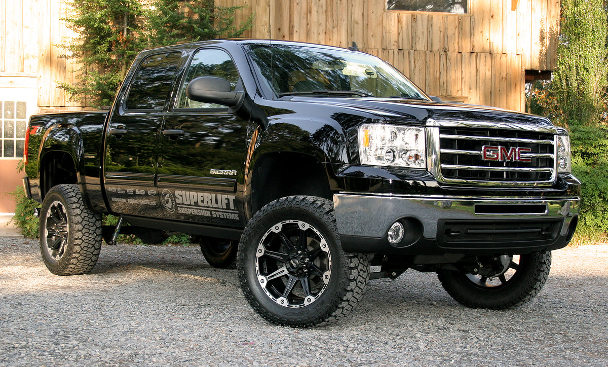 Superlift 07-13 Chevy Silv/GMC Sierra 1500 4WD 6.5in Lift Kit w/ Bilstein Rear Shocks - K162B - mounted