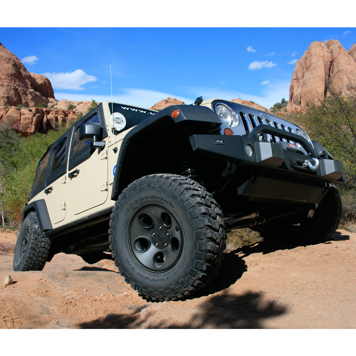 Superlift 07-18 Jeep Wrangler JK Unlimited 4in Lift Kit Standard Kit w/ Superlift Shocks - K941 - mounted