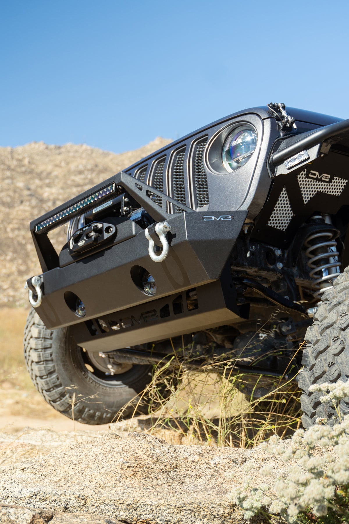 DV8 Offroad - JL/JT Front Bumper Sway-Bar Disconnect Motor Skid Plate - SPJL-02