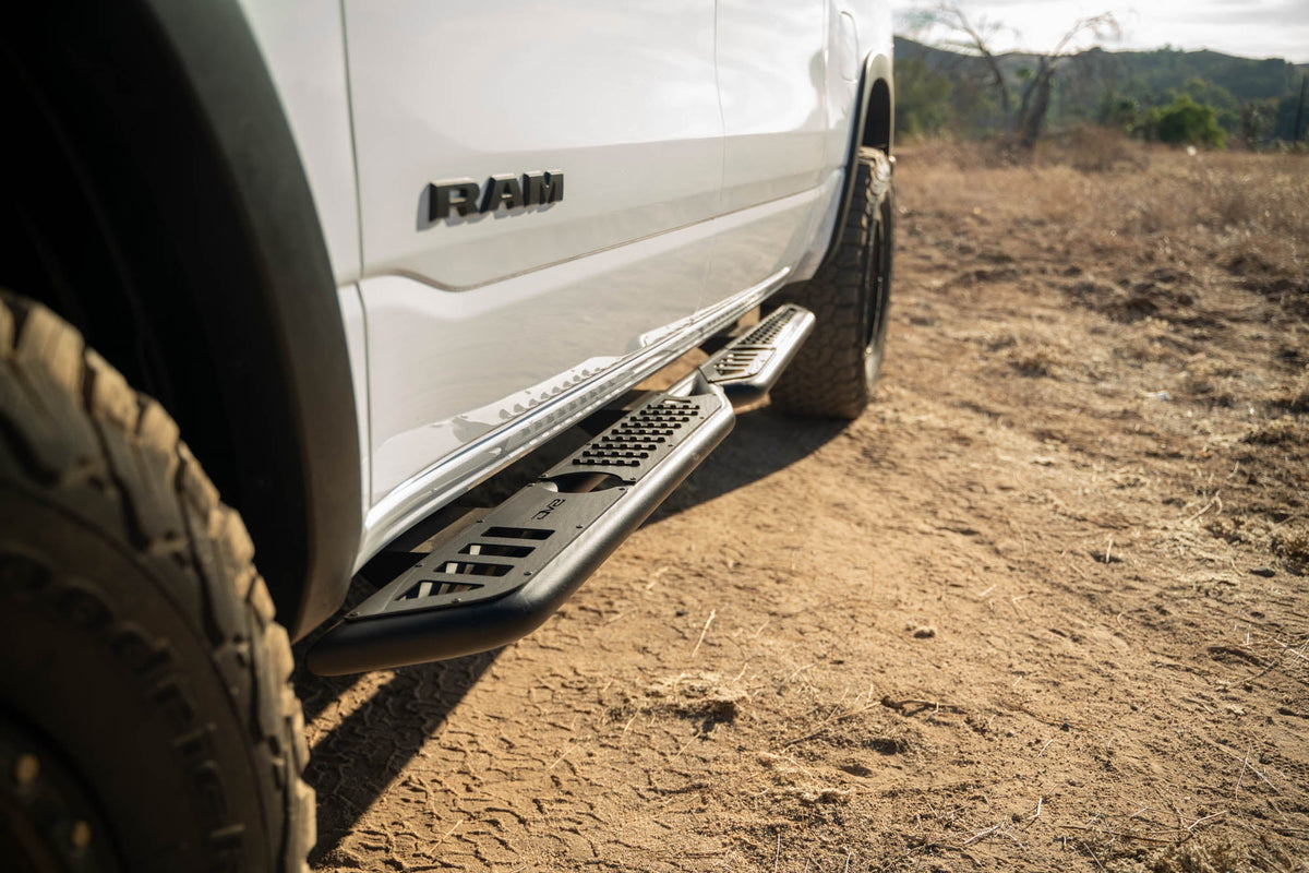 DV8 Offroad - 2019-2024 RAM 1500 Crew Cab OE Plus Side Steps - SRDR1-01