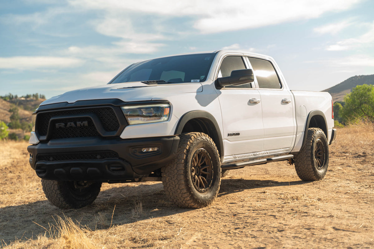 DV8 Offroad - 2019-2024 RAM 1500 Crew Cab OE Plus Side Steps - SRDR1-01