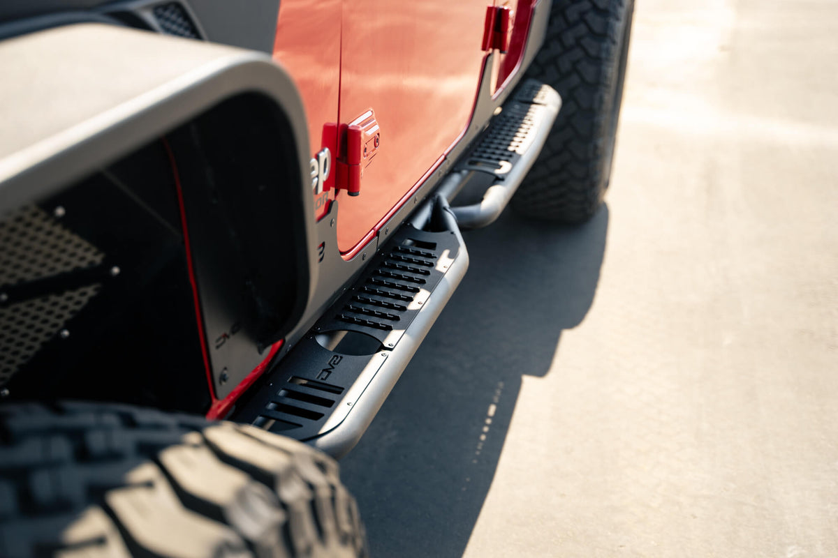 DV8 Offroad - Jeep Gladiator JT OE Plus Side Steps - SRGL-08