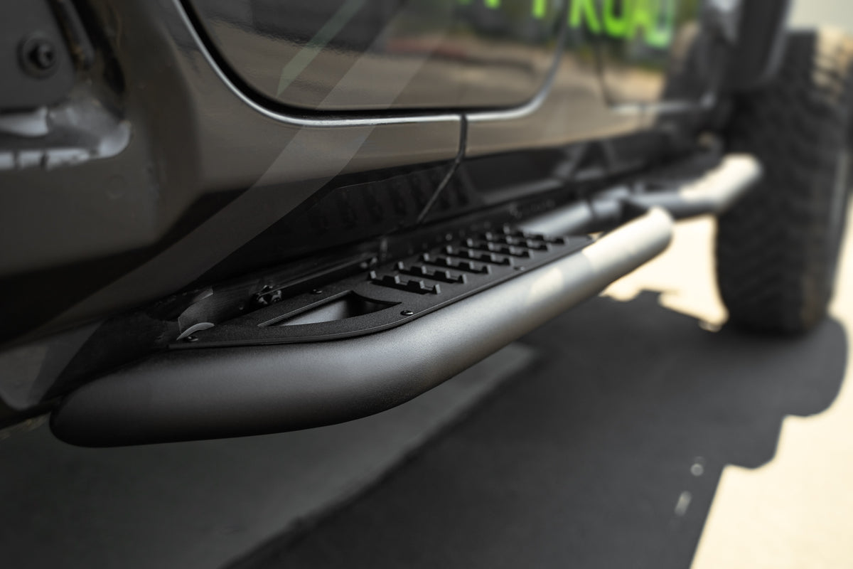 DV8 Offroad - Jeep Wrangler JL OE Plus 4-Door Side Steps - SRJL-08