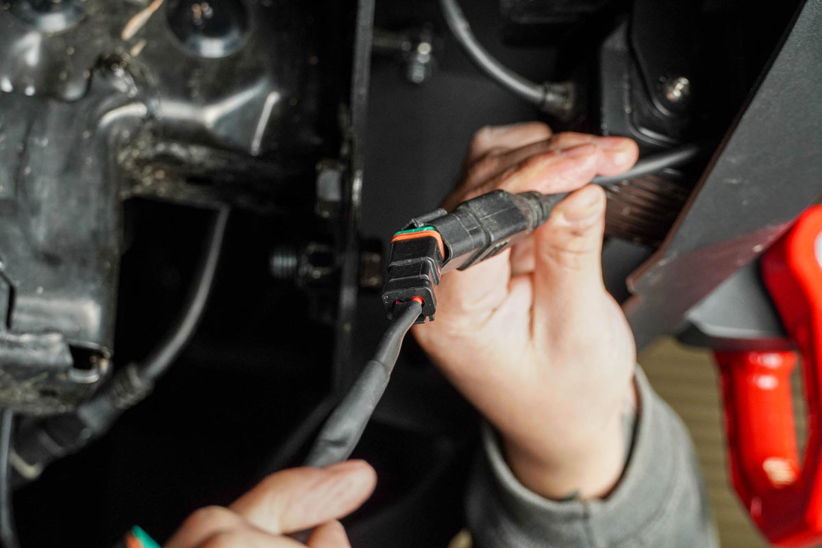 DV8 Offroad - 4-Way 1-DTP to 4-DTP Plug Harness - UNWH-02
