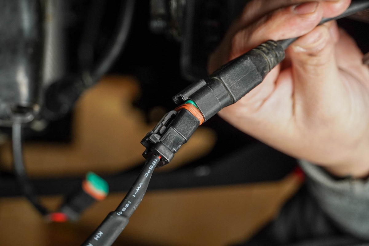 DV8 Offroad - 4-Way 1-DTP to 4-DTP Plug Harness - UNWH-02
