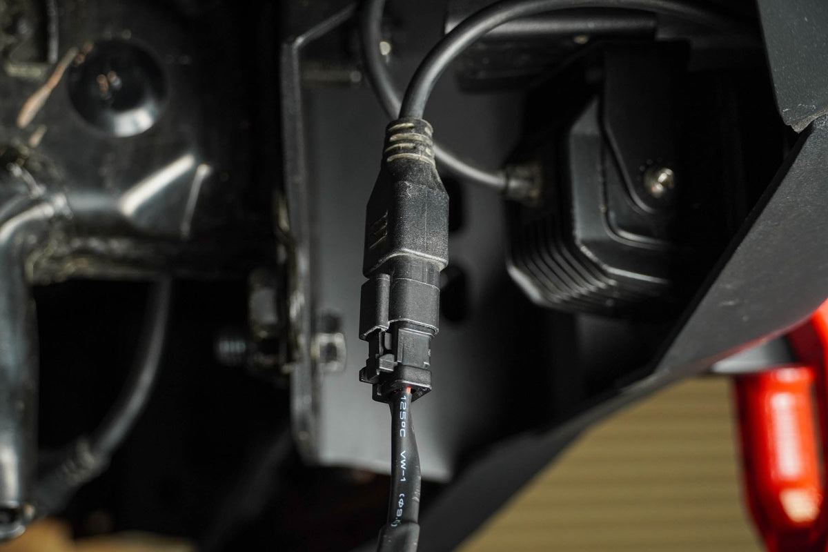 DV8 Offroad - 4-Way 1-DTP to 4-DTP Plug Harness - UNWH-02