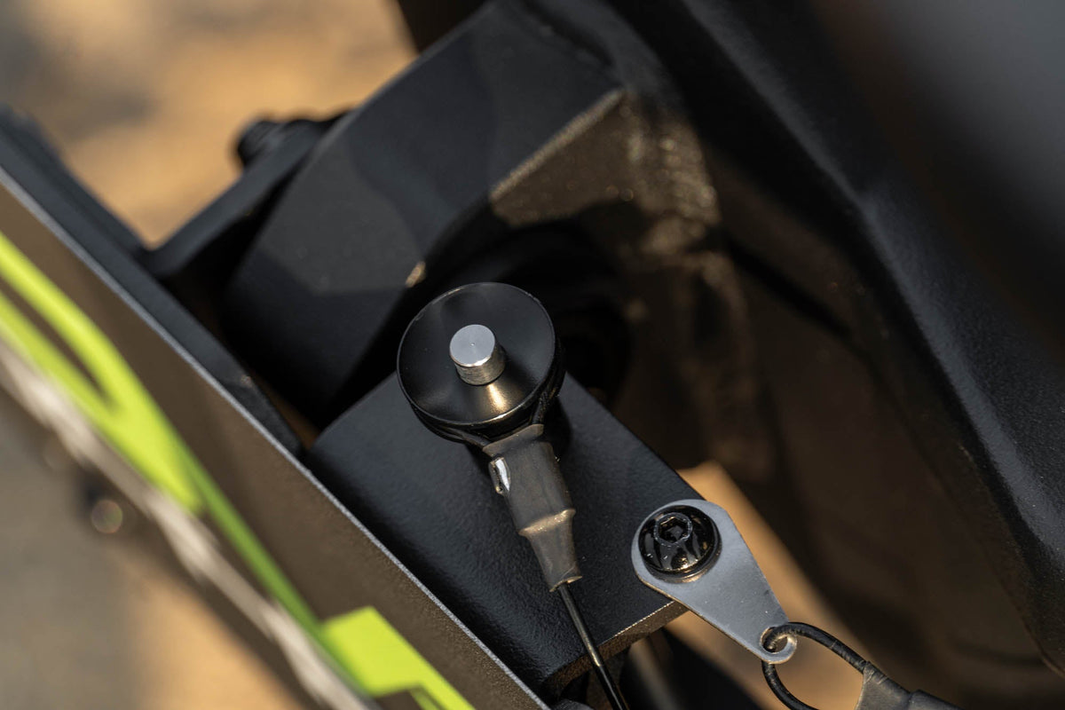 DV8 Offroad - Universal Quick Release D-Ring License Plate Mount - LPUN-01