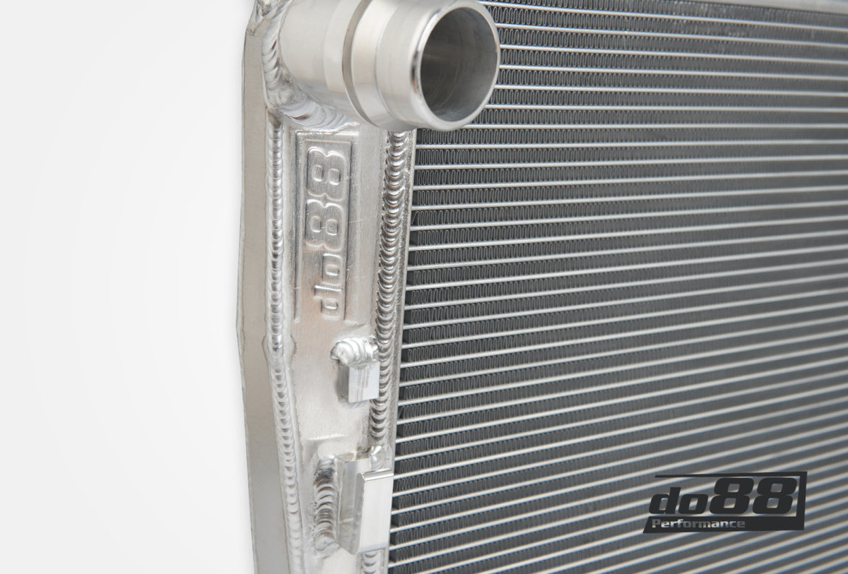 do88 - BMW 135i 335i 35i N54 N55 Automatic 2007-2013 (E9X E82 E89) Radiator - WC-370
