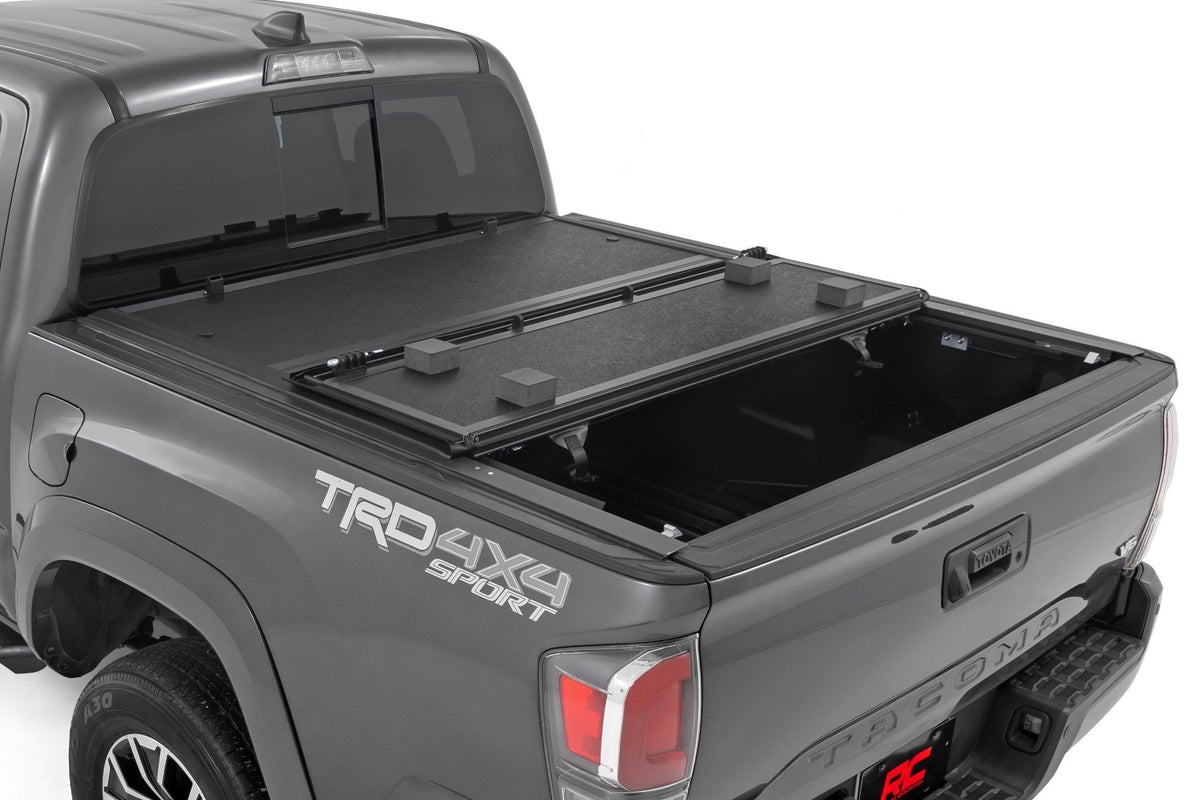 Rough Country - Hard Low Profile Bed Cover - 6&#39;2&quot; Bed - Toyota Tacoma (16-23) - 47420600