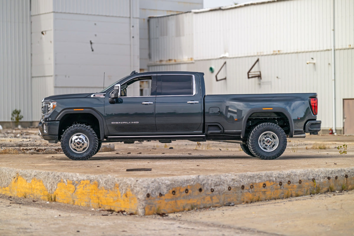 Rough Country - 3 Inch Lift Kit - Chevy/GMC Sierra 3500 HD/Silverado 3500 HD 2WD/4WD (20-25) - 95630RED by Rough Country - de