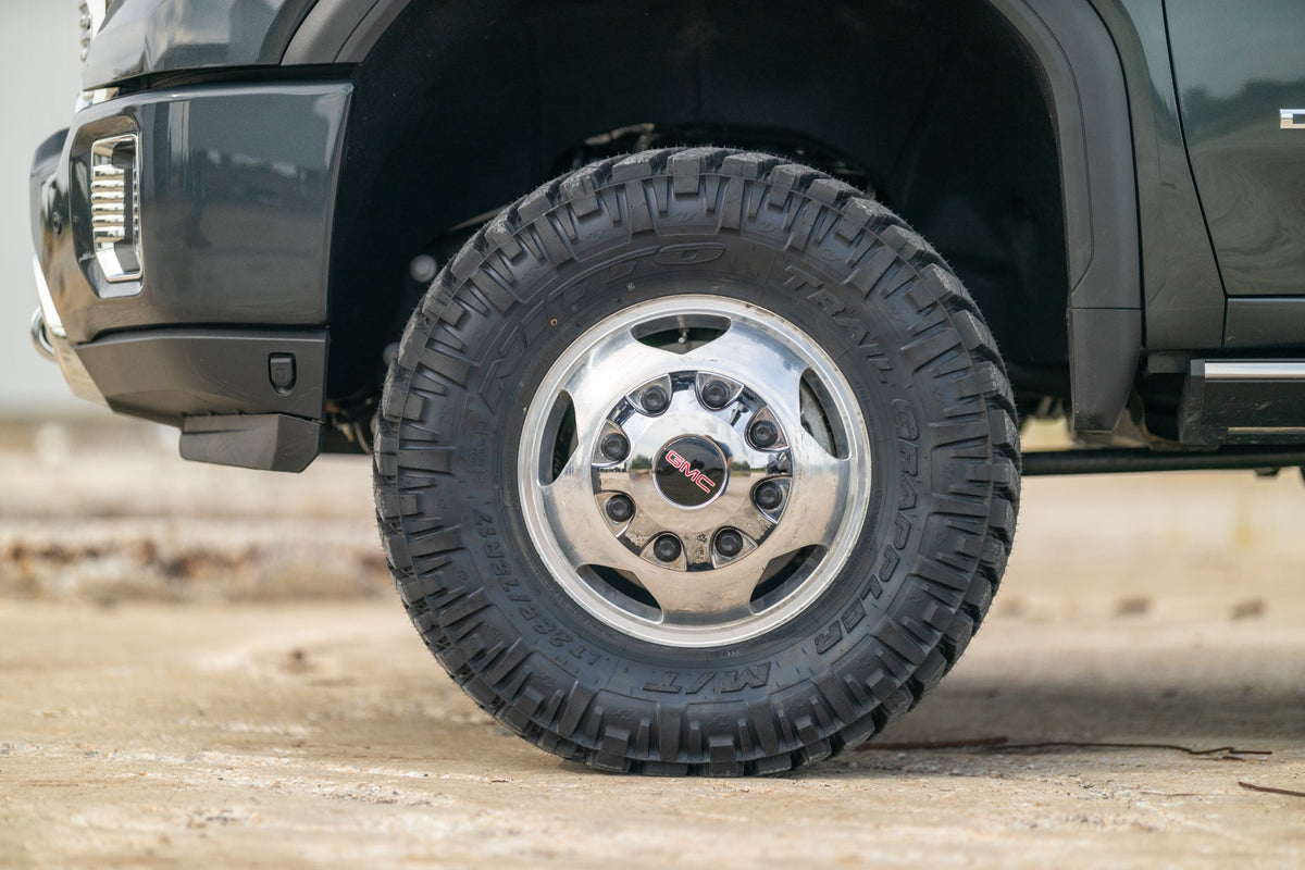 Rough Country - 3 Inch Lift Kit - Chevy/GMC Sierra 3500 HD/Silverado 3500 HD 2WD/4WD (20-25) - 95630RED by Rough Country - in