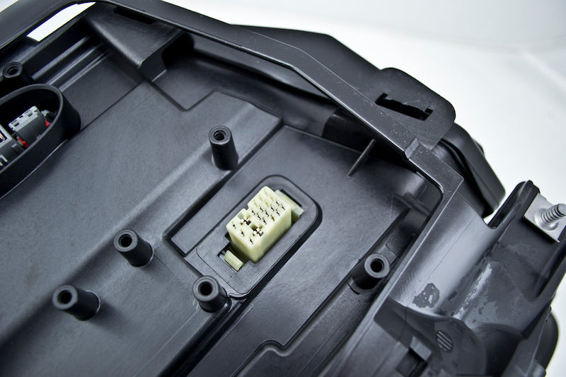 Hella 2005-2007 BMW 525i M5 Xenon Headlight Assembly - H11077021