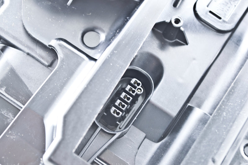 Hella 2003-2006 BMW X5 Xenon Headlight Assembly - 224485341