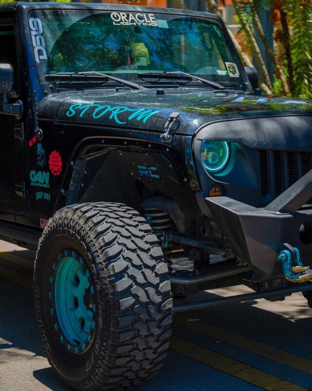 Oracle 7in High Powered LED Headlights - Black Bezel - ColorSHIFT - BC1 SEE WARRANTY - 5769-335