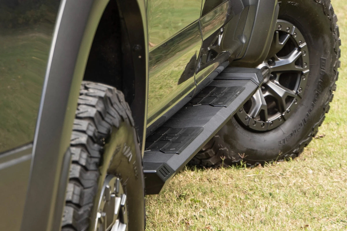 Rough Country - Steps &amp; Runningboard - SRB151791