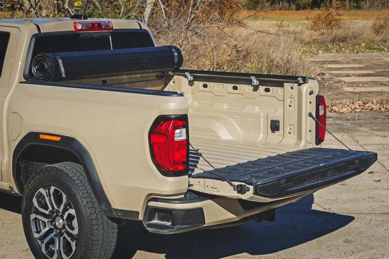 Rough Country - Hard Roll Up Bed Cover - 5' Bed - Chevy/GMC Canyon/Colorado 2WD/4WD (23-26) - 50120525