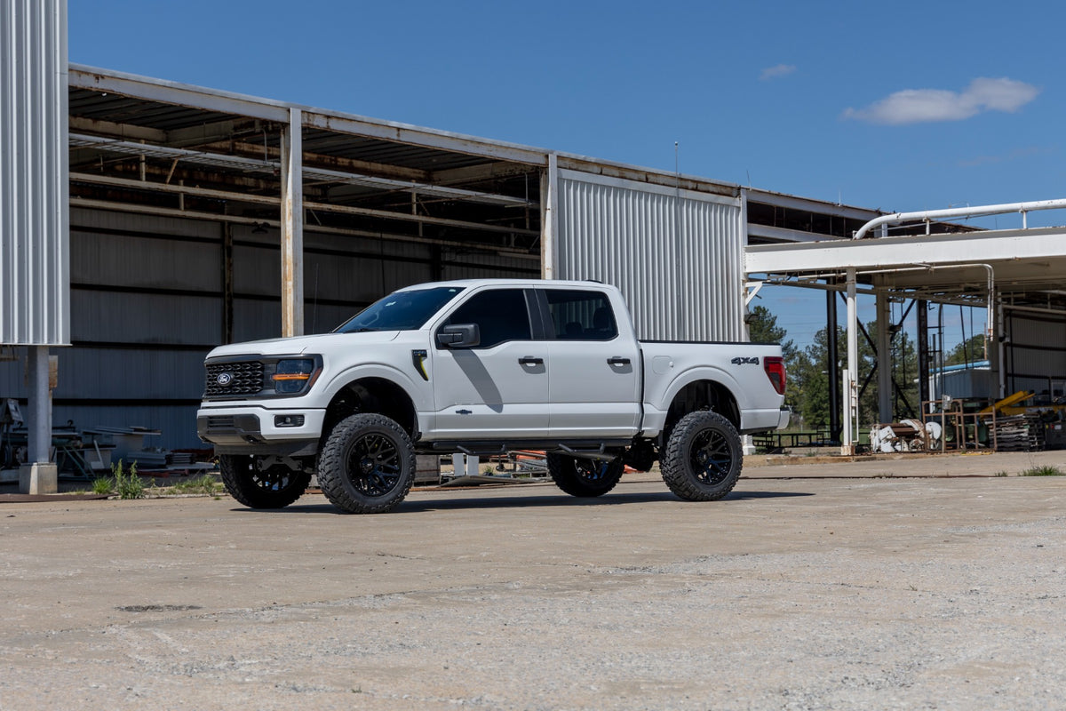 Rough Country - 6 Inch Lift Kit - M1 Struts/M1 - Ford F-150 4WD (2021-2025) - 49940 for 2024 Ford F 150 - detail view