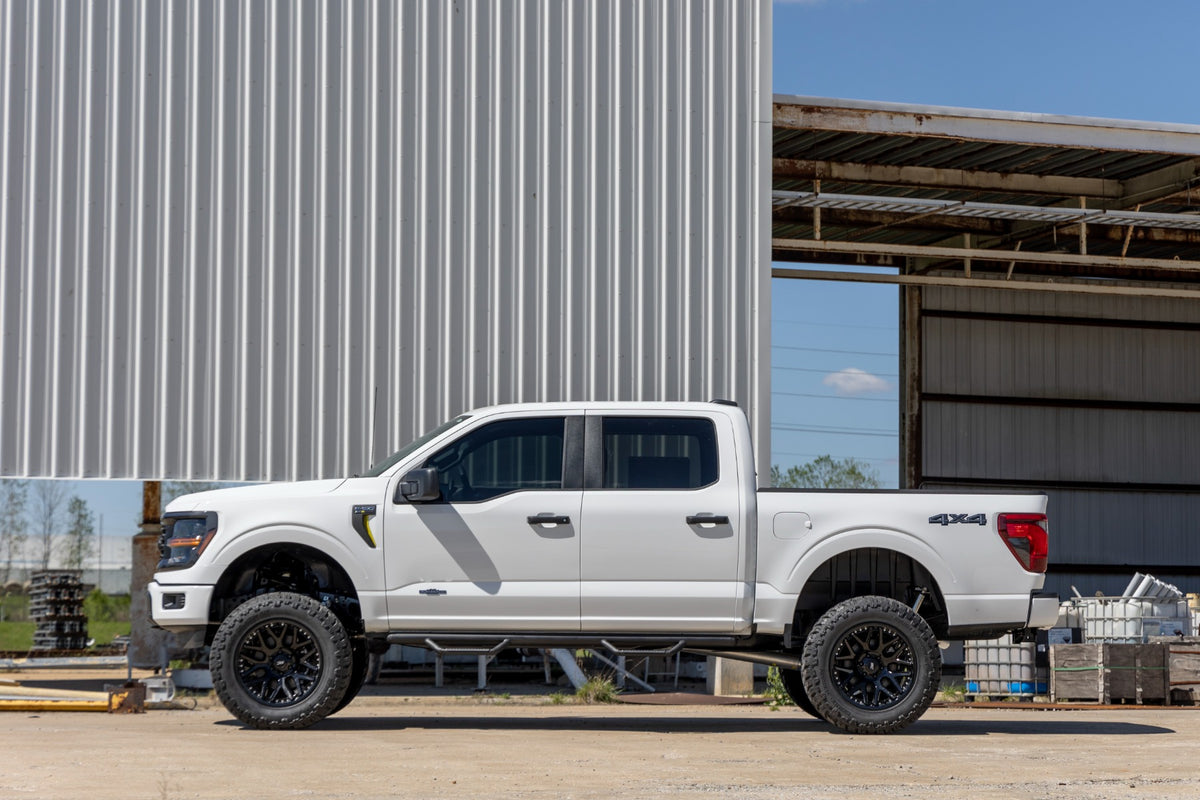 Rough Country - 6 Inch Lift Kit - M1 Struts/M1 - Ford F-150 4WD (2021-2025) - 49940 for 2024 Ford F 150 - installed view