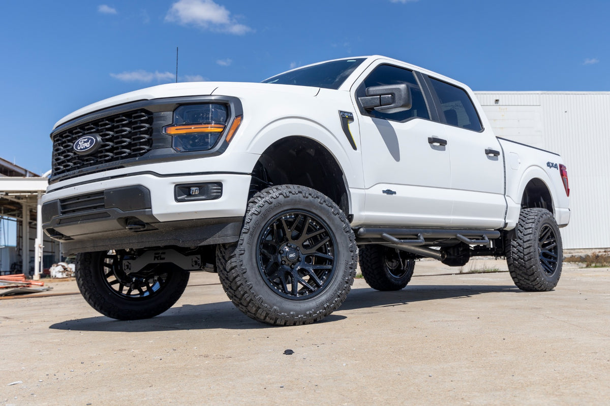 Rough Country - 6 Inch Lift Kit - M1 Struts/M1 - Ford F-150 4WD (2021-2025) - 49940 for 2024 Ford F 150 - close-up