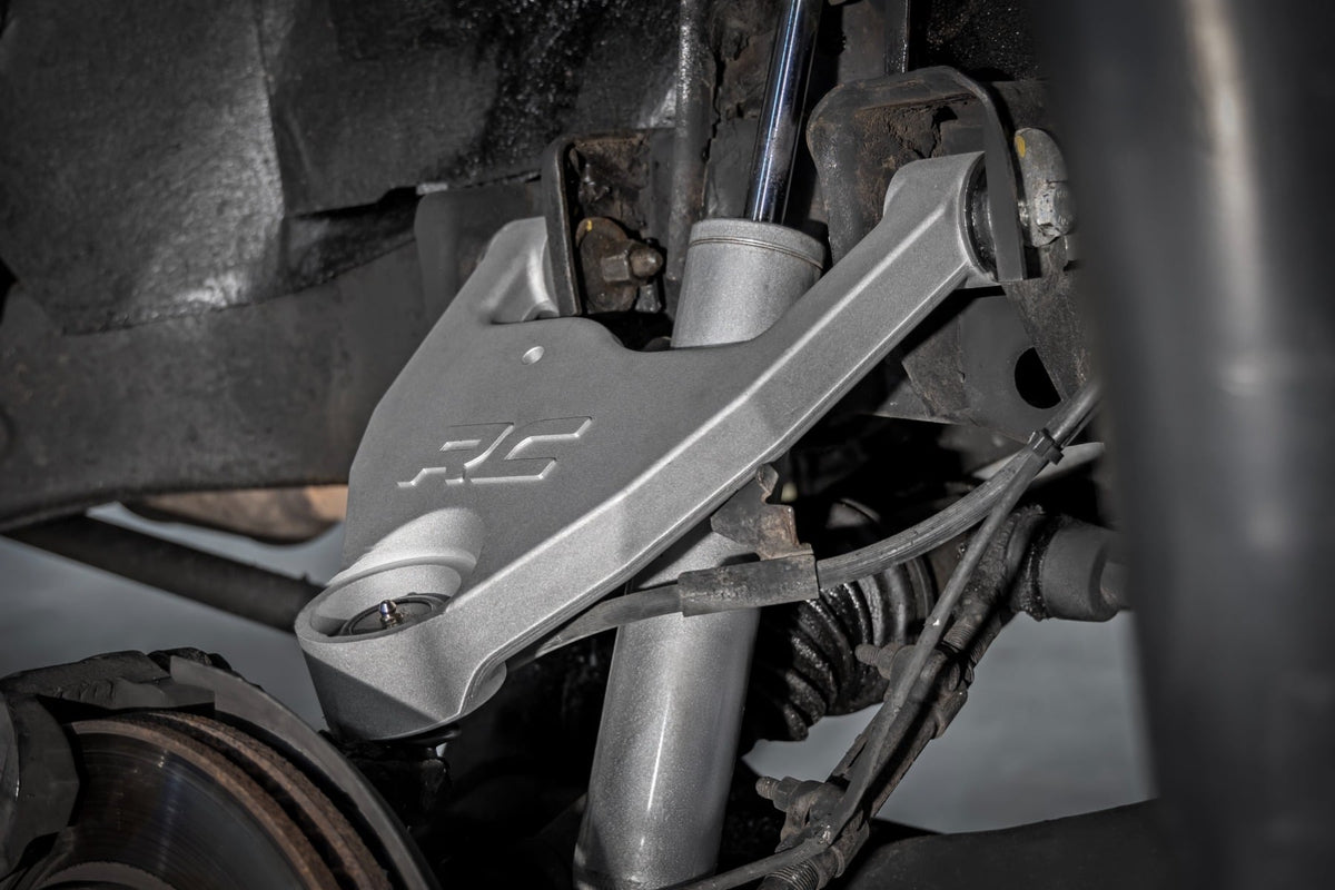 Rough Country - 2.5 Inch Lift Kit - Chevy/GMC Blazer/S15 Jimmy/Sonoma 4WD - 24230 for 1983-2003 Chevrolet S10 - angle view