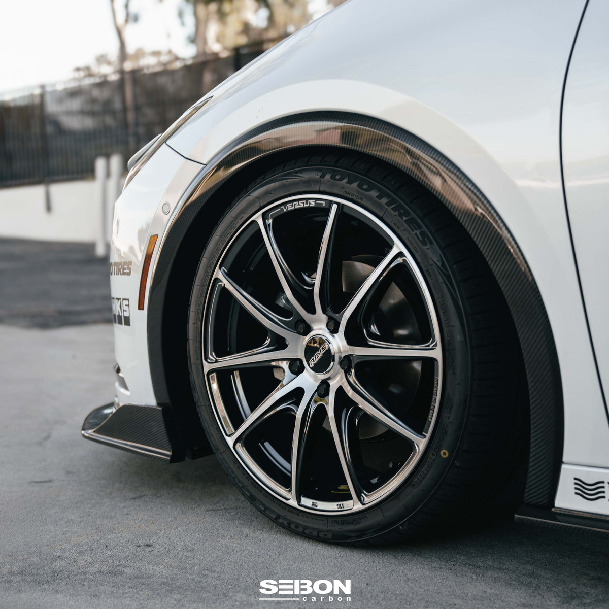 Seibon 23-25 Toyota Prius Carbon Fiber Front Fender Trim - FFT23TYPR