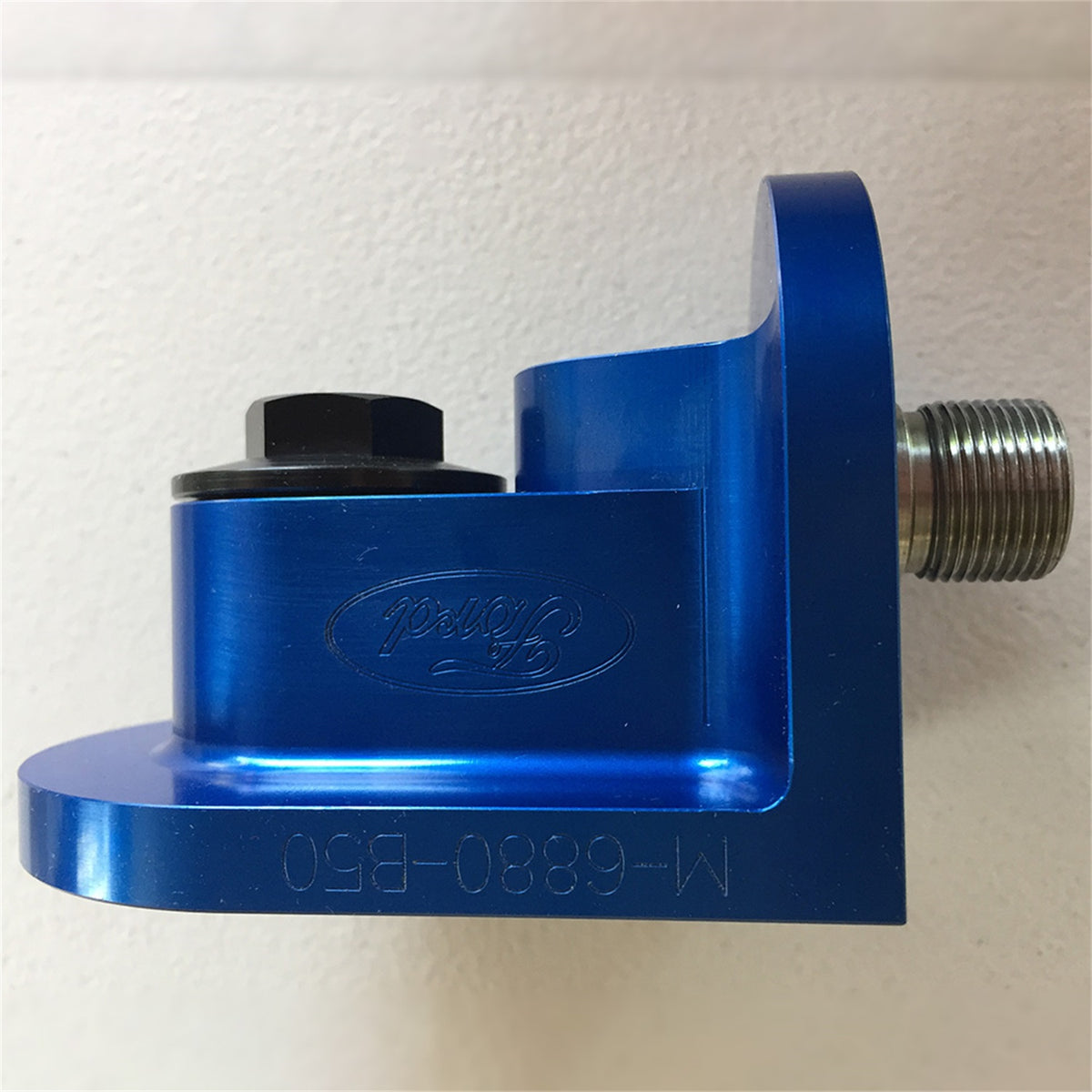 Ford Performance Billet 90 Degree Oil Filter Adaptor For Pushrod V8 Engines — additional view (FRPM-6880-B50)