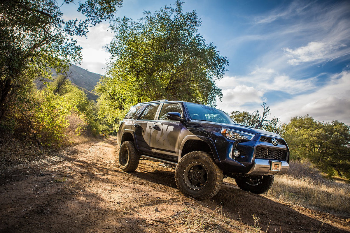 Fox 05+ Toyota Tacoma 2.0 Performance Series Snap Ring IFP Coilover Shock - Front / 0-2in Lift - 985-62-010