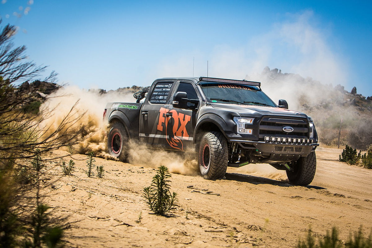 Fox 17-18 Ford F-250 4WD 2.0 Performance Series IFP Smooth Body Front Shock / 2-3.5in Lift - 985-24-155