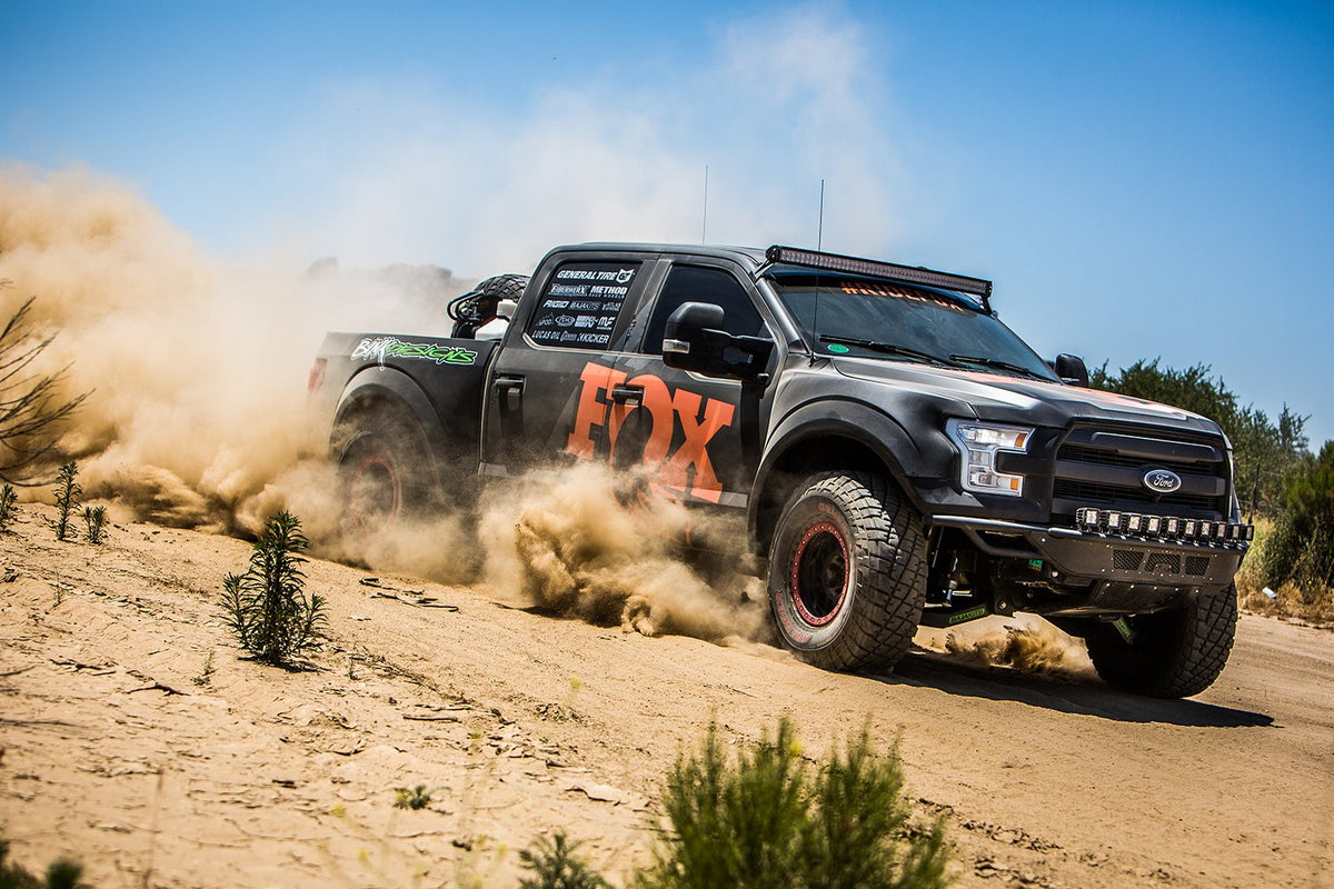 Fox 05+ Ford SD 2.0 Performance Series 13.6in. Smooth Body Remote Res. Rear Shock / 1.5-3.5in. Lift - 985-24-105