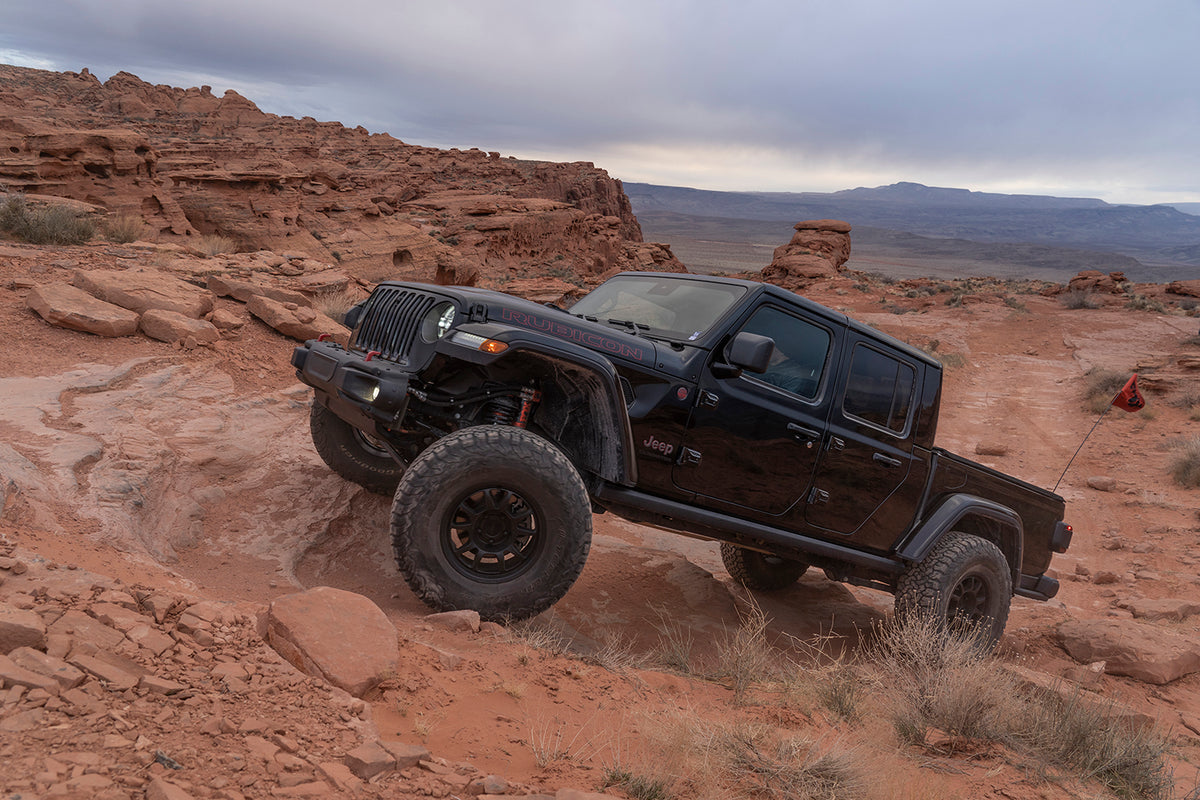 Fox 18-Up Jeep JL / 20-Up Gladiator 2.0 Factory Series Gen2 2.0in. Trvl 10in Ext Front Bump Stop IFP - 883-02-167