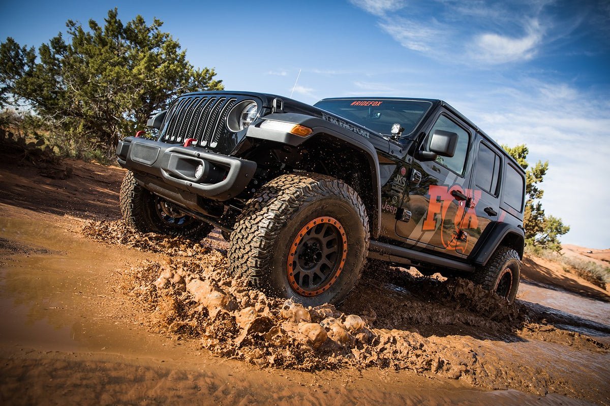 Fox 18-Up Jeep JL 3.0 Factory Race Series Internal Bypass Piggyback DSC Rear Shock 3.5-4.5in. Lift - 883-26-078