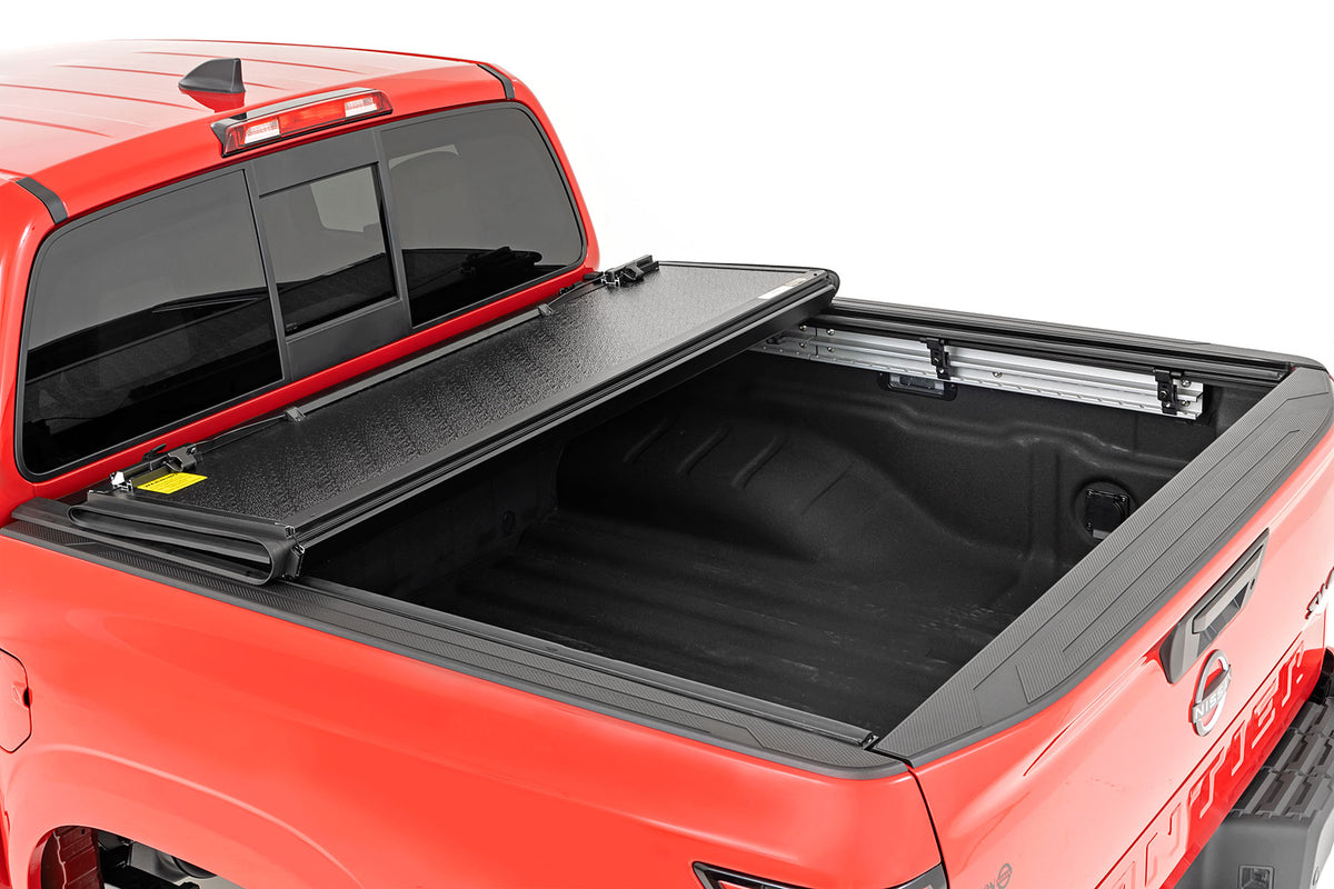 Hard Low Profile Bed Cover | 5&#39; Bed| Cargo Mgmt | Nissan Frontier (05-21)