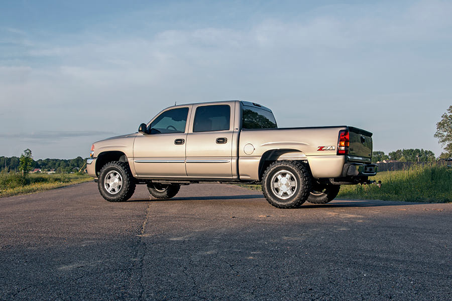 1.5-2 Inch Lift Kit | V2 | Chevy Silverado &amp; GMC Sierra 1500 4WD (1999-2006 &amp; Classic)