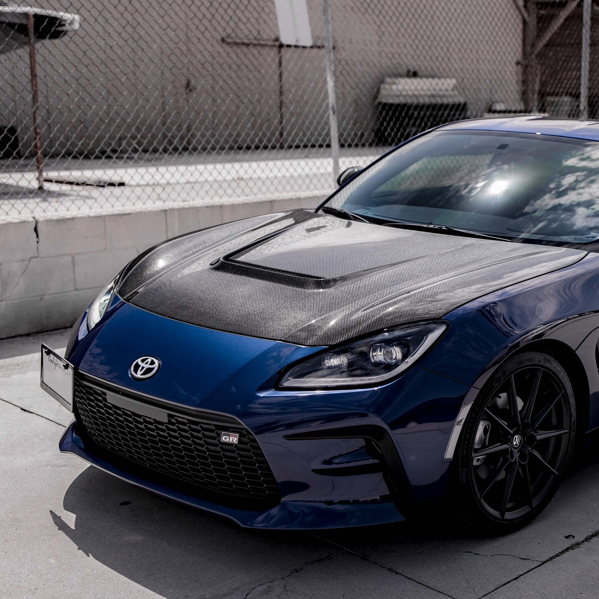 Seibon 22+ Toyota GR86 / Subaru BRZ VS-Style Carbon Fiber Hood - HD22TY86-VS
