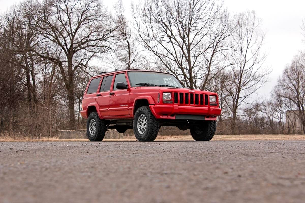 Rough Country - 3 Inch Lift Kit - Series II - RR Springs - M1 - Jeep Cherokee XJ (84-01) - 63041 for 1984-2001 Jeep Cherokee 