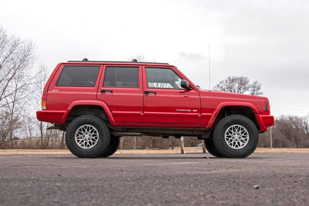 Rough Country - 3 Inch Lift Kit - Series II - RR Springs - M1 - Jeep Cherokee XJ (84-01) - 63041 for 1984-2001 Jeep Cherokee 