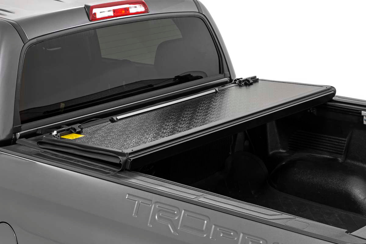 Hard Low Profile Bed Cover | 5&#39;7&quot; Bed | Toyota Tundra (07-21)